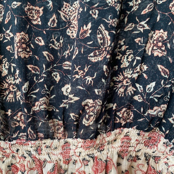 V-neck Ruffled Blouse, size 6, h&m - Picture 8 of 16